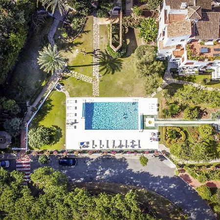 Vivi Homes - Casa Nobu Pool, Garden, Patio & Apartment