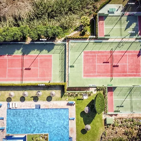 Vivi Homes - Casa Nobu Pool, Garden, Patio & Apartment Marbella