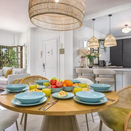 Vivi Homes - Casa Nobu Pool, Garden, Patio & Apartment