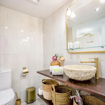 Vivi Homes - Casa Nobu Pool, Garden, Patio & Apartment *