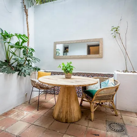 Apartment Vivi Homes - Casa Nobu Pool, Garden, Patio & Marbella